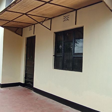 Airb&B Homestay Boma la Ngombe 외부 사진