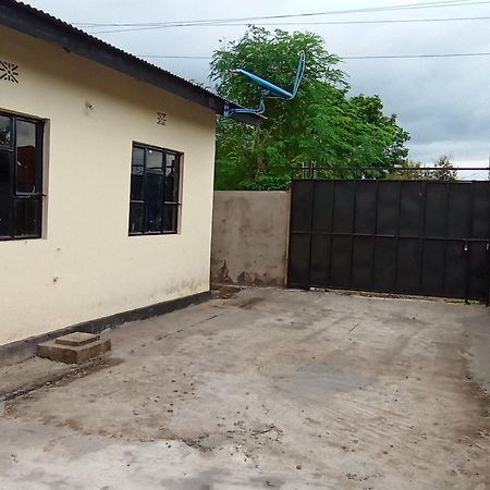 Airb&B Homestay Boma la Ngombe 외부 사진